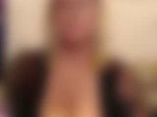 IlariaCetoi's Live Sex Cam Show
