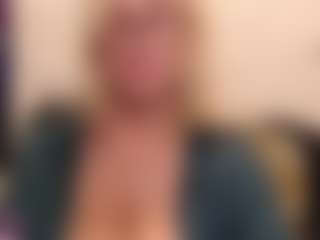 Live cam show with IlariaCetoi - Glasses on Camsoda