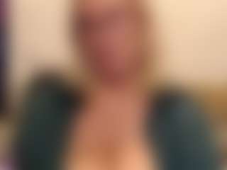 IlariaCetoi's Live Sex Cam Show
