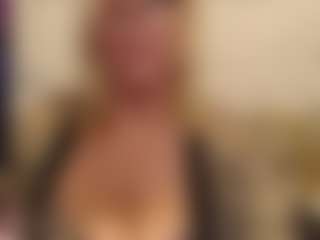 Live cam show with IlariaCetoi - Asian Granny on Camsoda