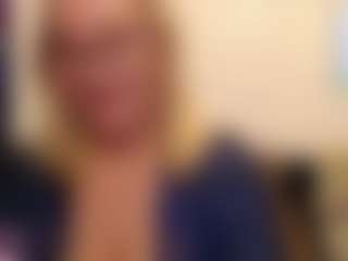 Live cam show with IlariaCetoi - Curvy MILF on Camversity