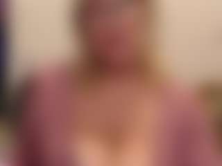 Live cam show with IlariaCetoi - Granny Dildo on Camsoda