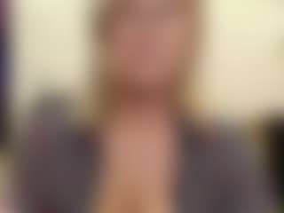 Live cam show with IlariaCetoi - White Mature on MyBangCams