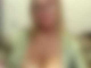 IlariaCetoi's Live Sex Cam Show
