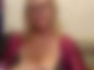 Live cam show with IlariaCetoi - Mature on Hubzter Live