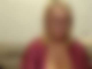 Live cam show with IlariaCetoi - Granny Lovense on Camsoda