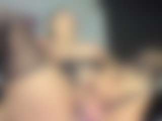 Seks show na żywo z Halana_squirts