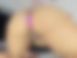 Halana_squirts's Live Sex Cam Show