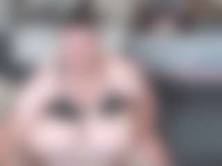 Cougar-BBW MILF webcam performer live streaming