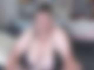 Cougar-BBW MILF webcam performer live streaming