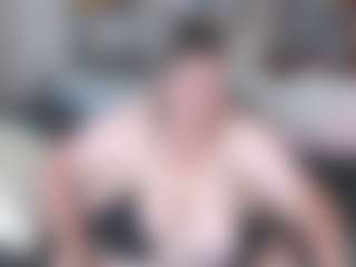 Cougar-BBW MILF webcam performer live streaming