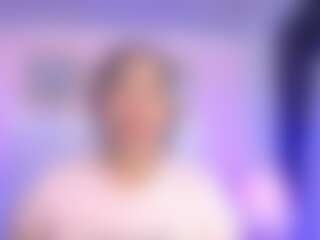 Live cam show with 1 - Senior on Camsoda