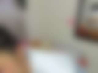 Live cam show with Venus Vega - Double Penetration on Hubzter Live