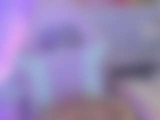 Live-Cam-Show mit Dakotta Johanson - Nipple Piercings auf Camsoda