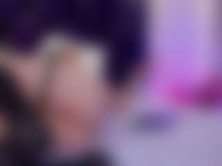 Live-Cam-Show mit Gin - Butt Plug auf Camsoda