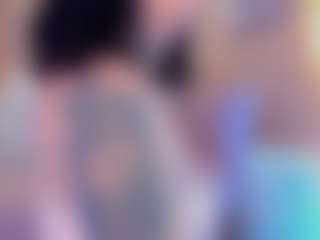 Gin MILF webcam performer live streaming