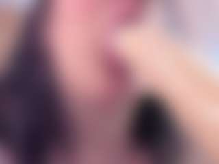 Live cam show with Gin - Moaning on liverealitysex.com
