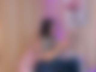 Live cam show with Gin - Twitter on Camsoda