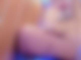 Live cam show with Gin - Wild on Camsoda