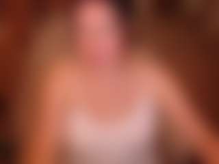 Live cam show with LauraRuth - Middle Aged on MyBangCams