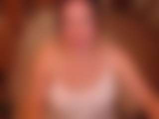 Live cam show with LauraRuth - Smoking on Porn Luv