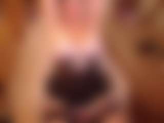 LauraRuth MILF webcam performer live streaming
