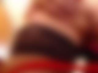 Live cam show with LauraRuth - Mature on camwithhim.com