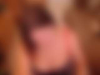 Live cam show with LauraRuth - Moaning on Dolls Live