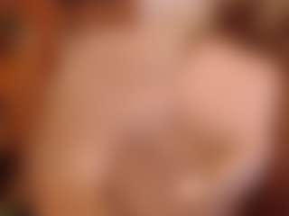 Live cam show with LauraRuth - Moaning on Camsoda