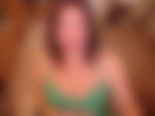 Live cam show with LauraRuth - Amateur Brown Hair on Camsoda