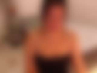 Live cam show with LauraRuth - Wet on PervPlay.com