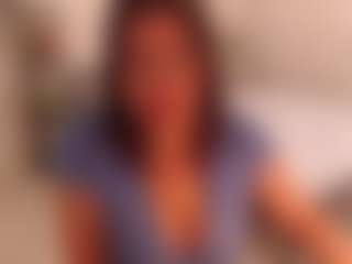 Live cam show with LauraRuth - Living Room on MyBangCams