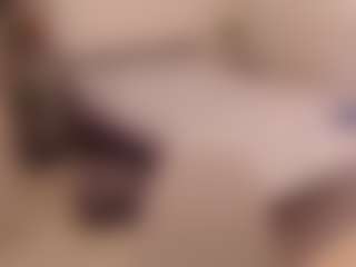 Live cam show with LauraRuth - Dirty Talk on AdultVida.com