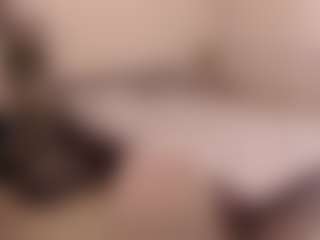 LauraRuth MILF webcam performer live streaming