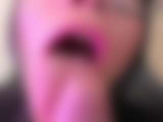 Live cam show with Alice-rausing - Slave on CamwithHer