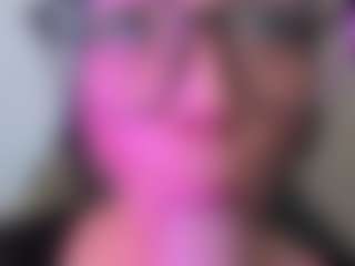 Live cam show with Alice-rausing - Glasses on TottyGirls