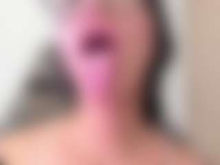 Live cam show with Alice-rausing - Slave on Dare Cams