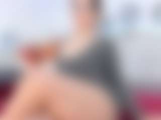 Live cam show with susan-milf - Glasses on Camsoda