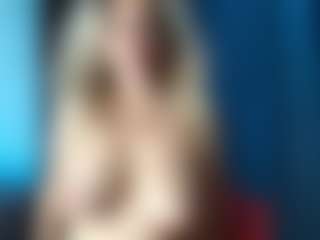 firebirdMIA MILF webcam performer live streaming
