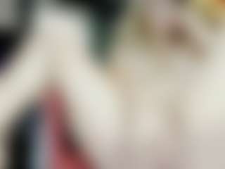 Live cam show with firebirdMIA - Average on MyBangCams