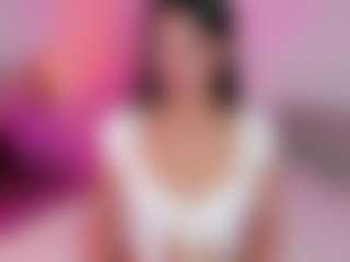 Live cam show with Amy - Brown Eyes Brown Hair on Camiplay Live
