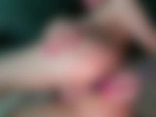 Live cam show with alicexalice - Sucking on Camsoda