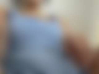 Live cam show with Kira Lopez - Asian Public on LiveSexCams6