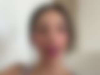 Live cam show with Kira Lopez - Asian Public on Camming Site