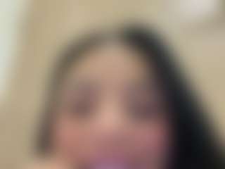 Live cam show with Kira Lopez - Bedroom Latina on Dare Cams | colombia