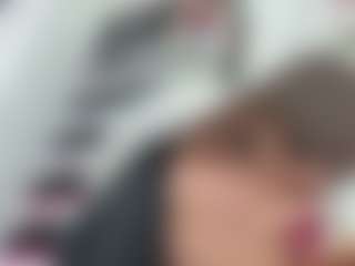 Live cam show with Kira Lopez - Cum Brown Hair on Camversity