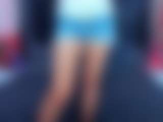 Live cam show with RebeccaDiamond18 - Average on Camsoda