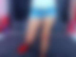 Live-camshow met RebeccaDiamond18 - Small Tits op Camsoda