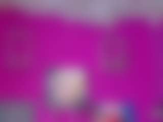 Live cam show with AlisaFox - Athletic on LiveSexCams6