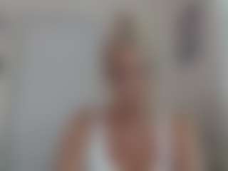 Live cam show with Jordyn Lvee - Blonde Hair on TastyBlacksLive